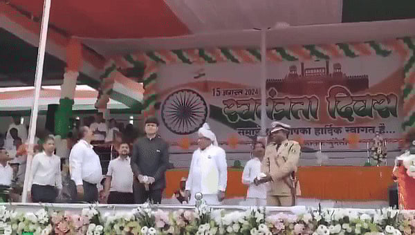 X/@SachinGuptaUP
 : Though the birds released by the MLA and the collector flew off successfully, the one released by the SP fell to the ground. 